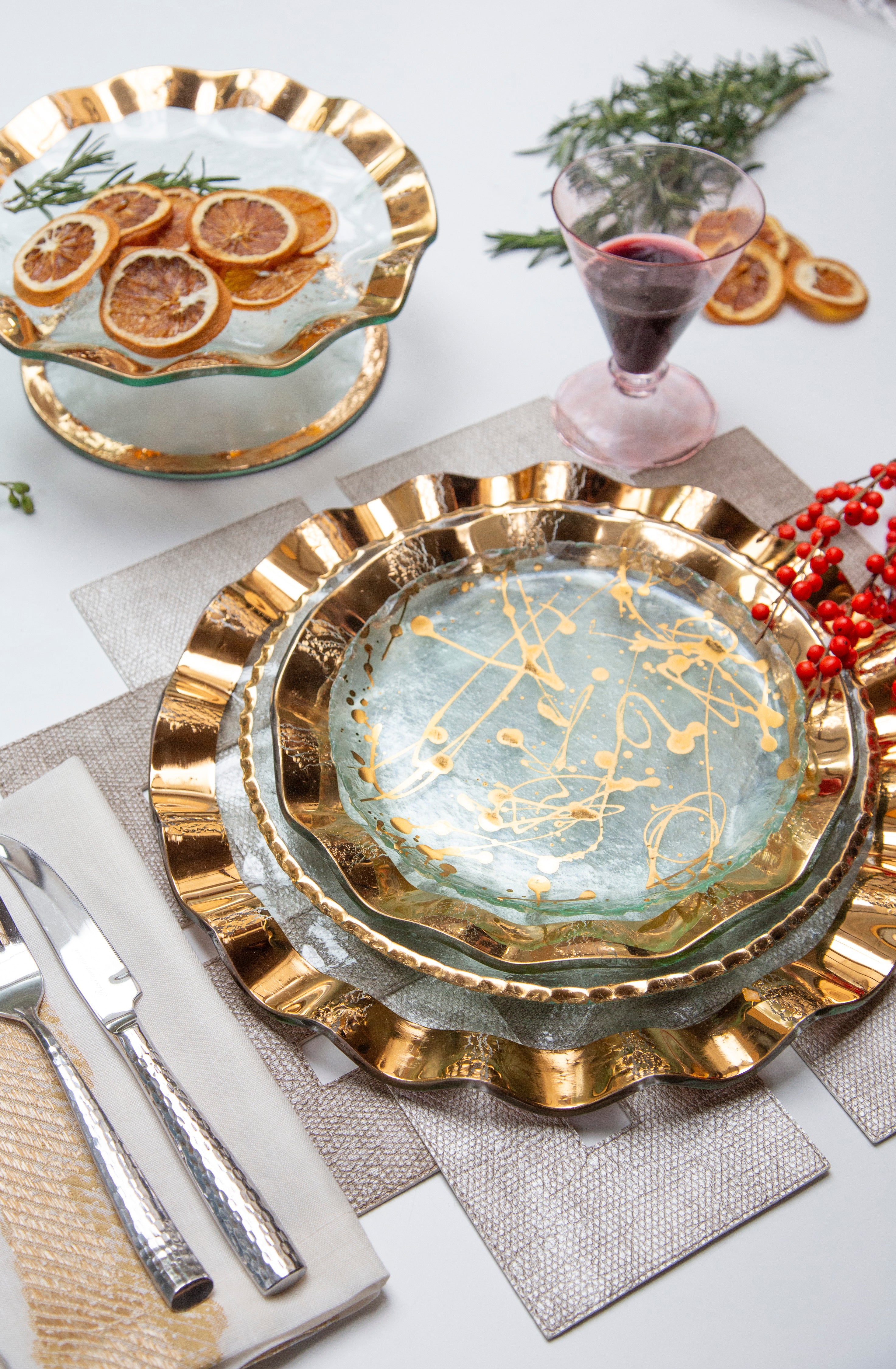 Ruffle Buffet/Service Plate, Handcrafted Glass with Gold – Annieglass