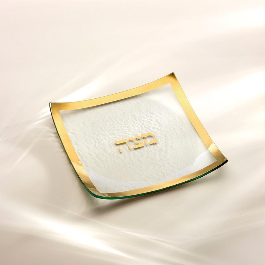 Judaica matza square plate with 24k gold band and letters in the center.