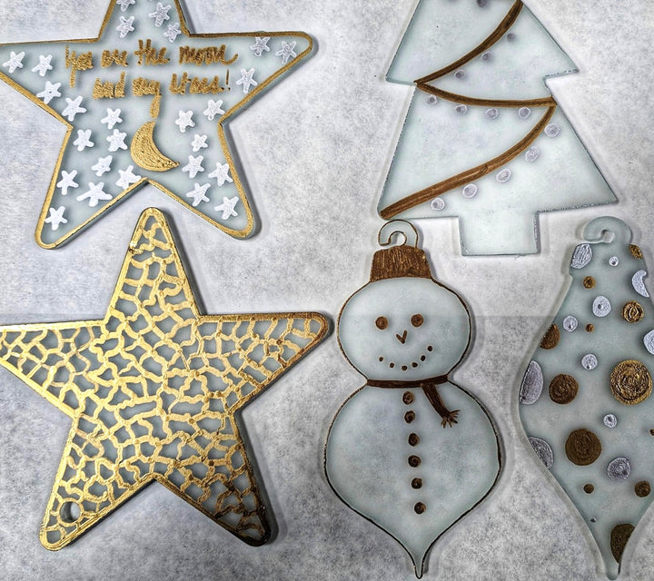 <strong>October 24</strong><br>Holiday Glass Ornament Workshop