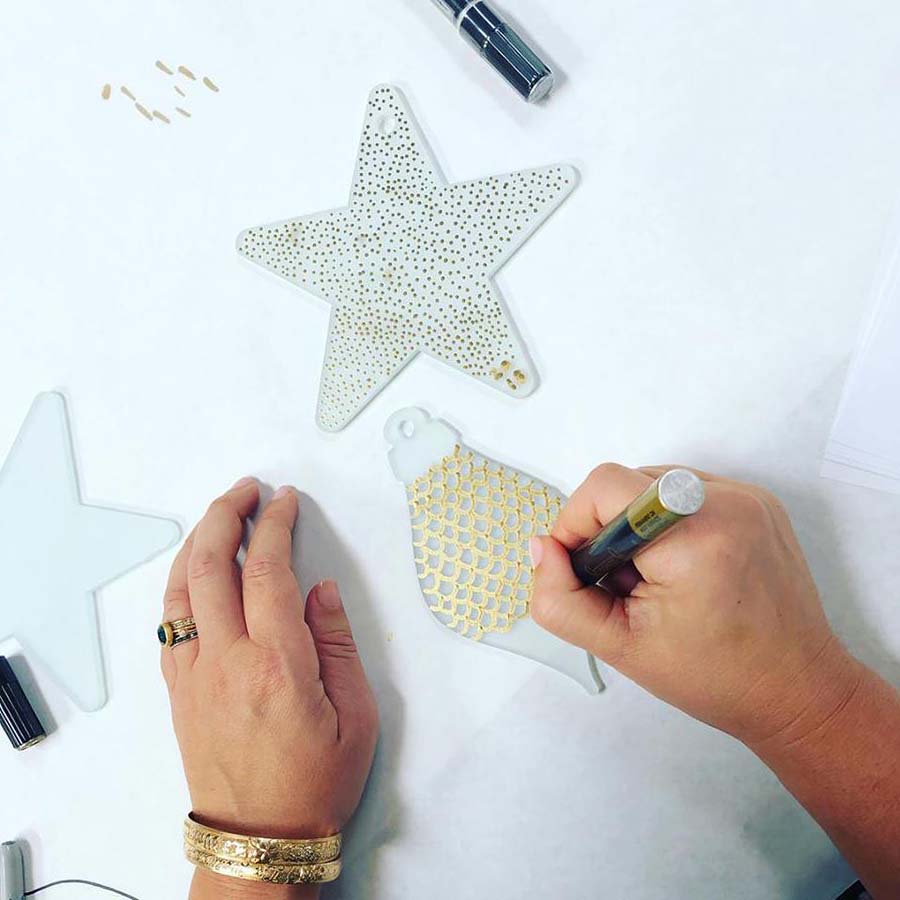 <strong>October 24</strong><br>Holiday Glass Ornament Workshop