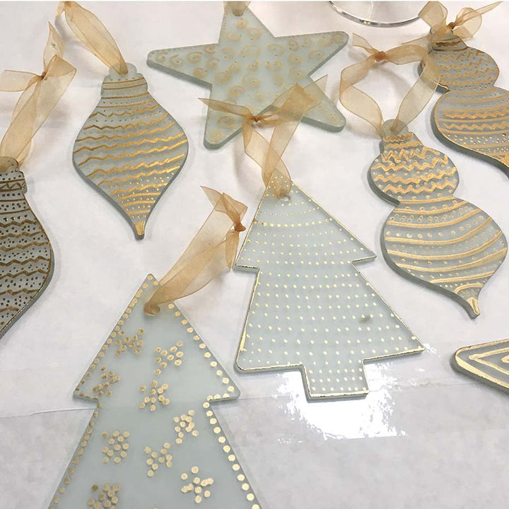 <strong>October 24</strong><br>Holiday Glass Ornament Workshop